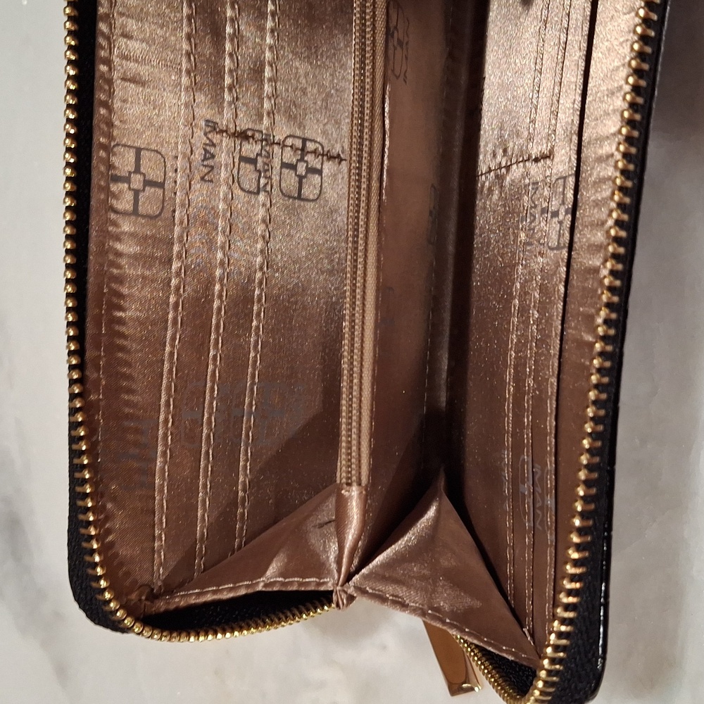 Women's Wallet - Picture 6 of 9